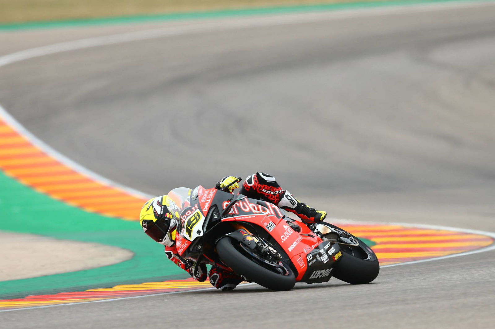 Bautista powers to Aragon pole, Rea 10th