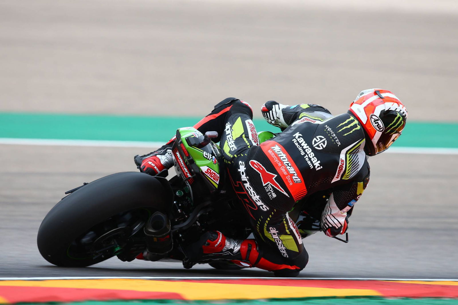 Rea strikes back to lead FP3 from Sykes