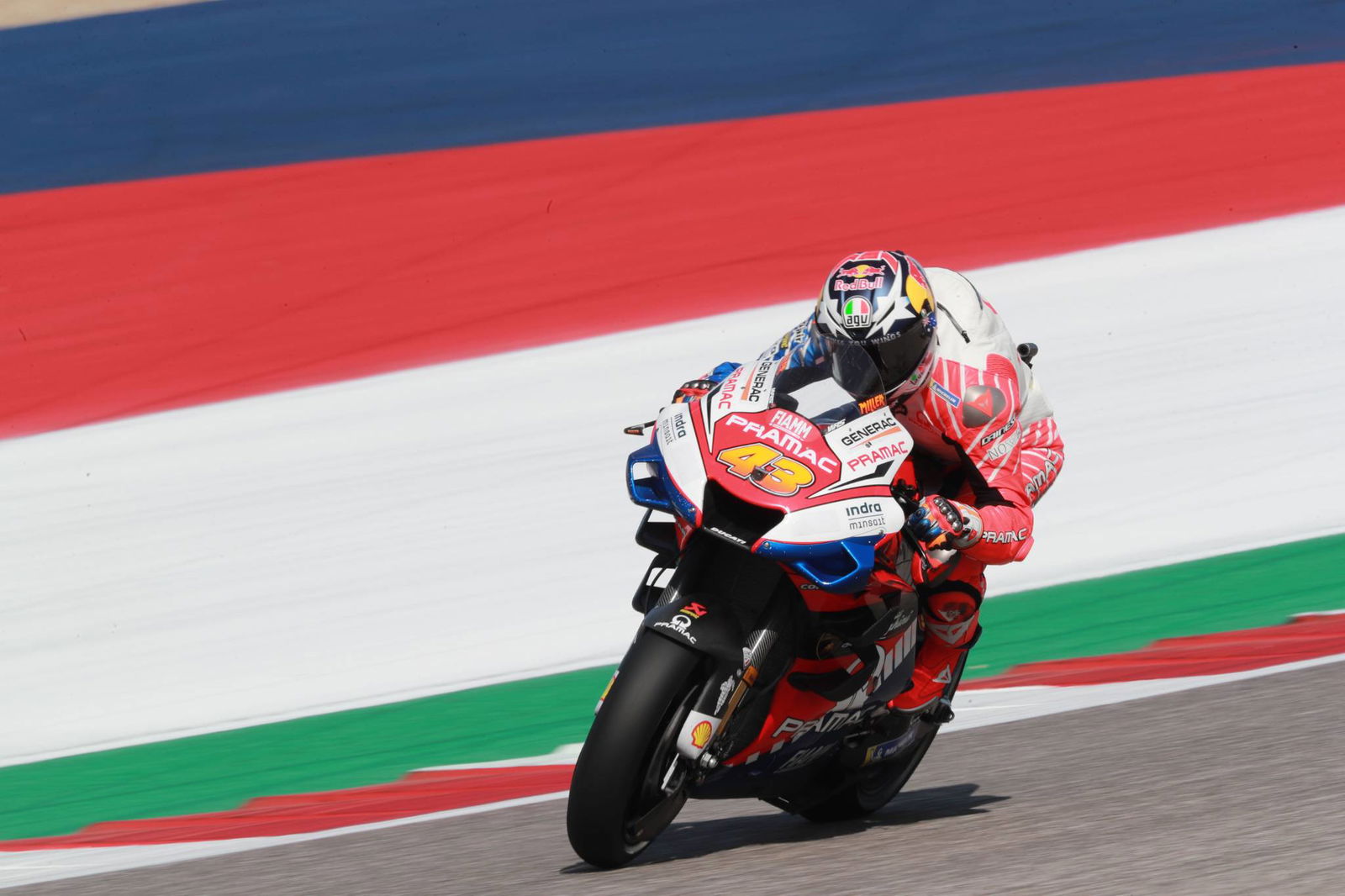 Fast Friday for Vinales, Rossi