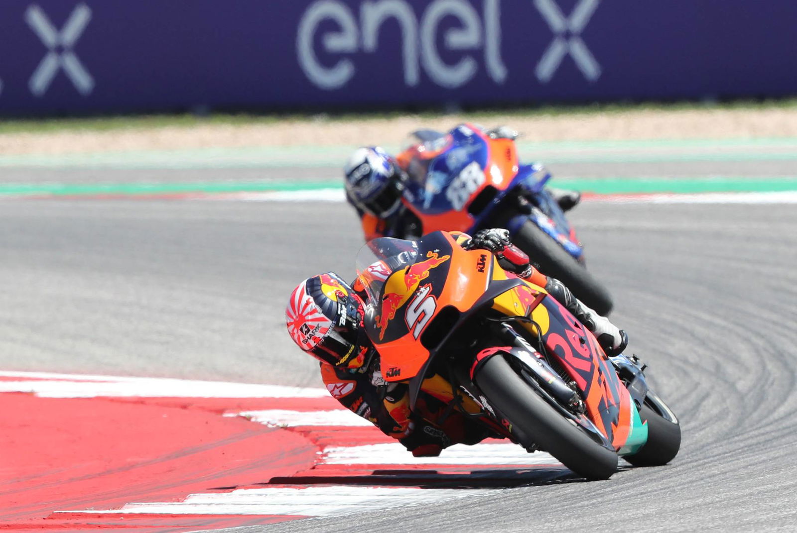 Quartararo builds Rookie lead, learns from Petrucci