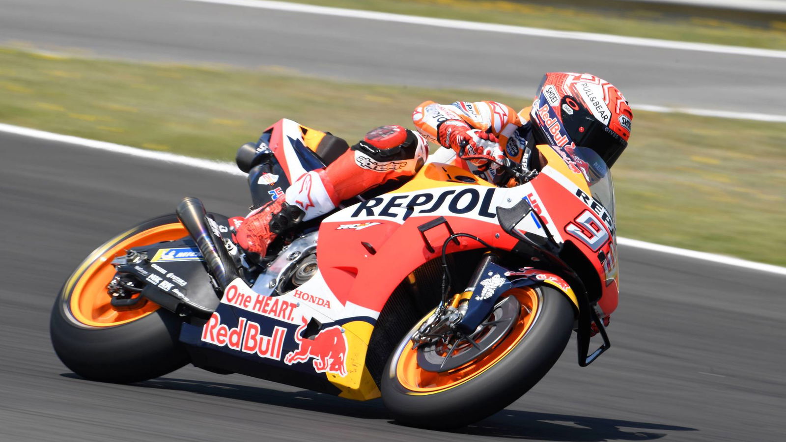 Marquez lays down the marker in Mugello FP1