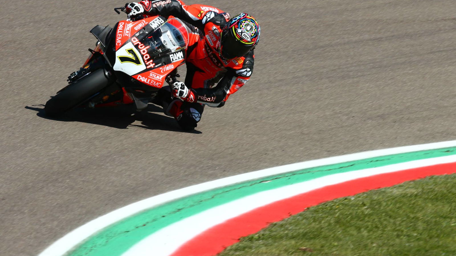 Davies strikes back to snatch Imola WorldSBK pole