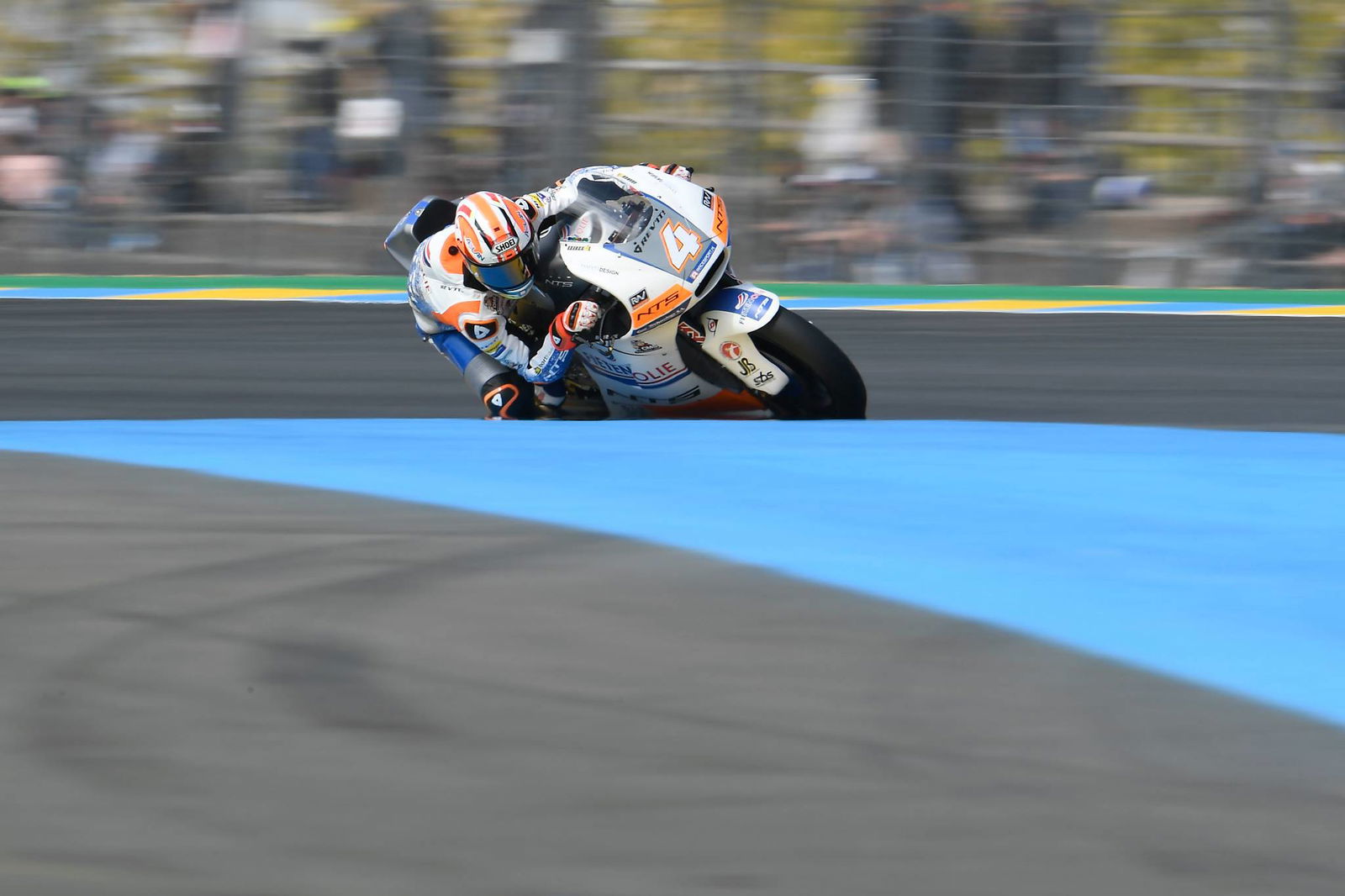 Vinales fastest in wet as conditions confine Rossi to Q1