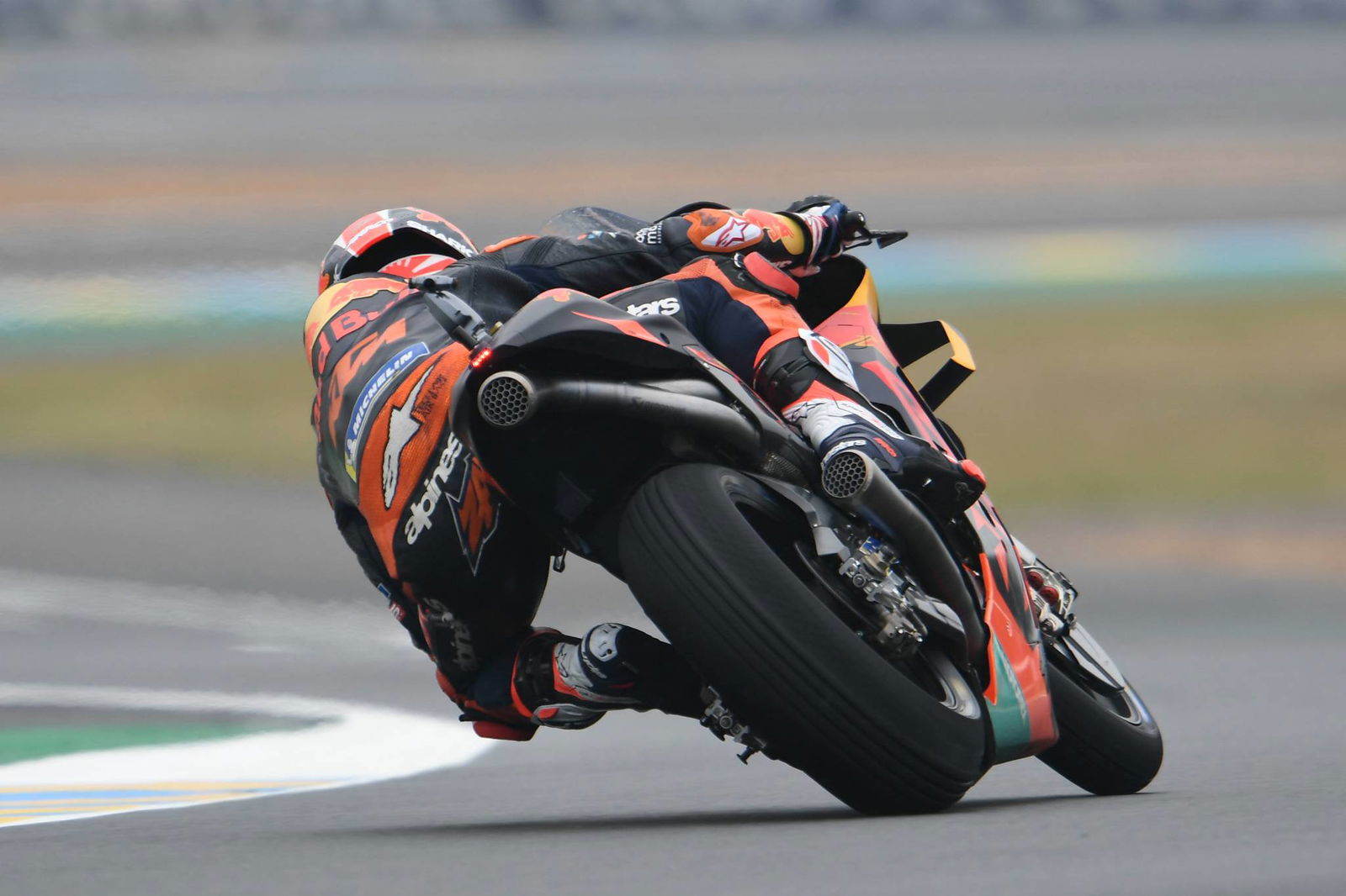 'No gambling' as Miller secures front row