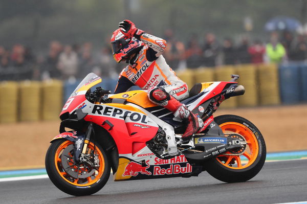 Moto2 Le Mans: Marquez breaks away for dominant win