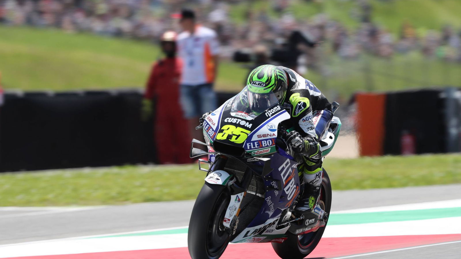 Marquez ‘probably picked up 0.4s’ from tow – Crutchlow