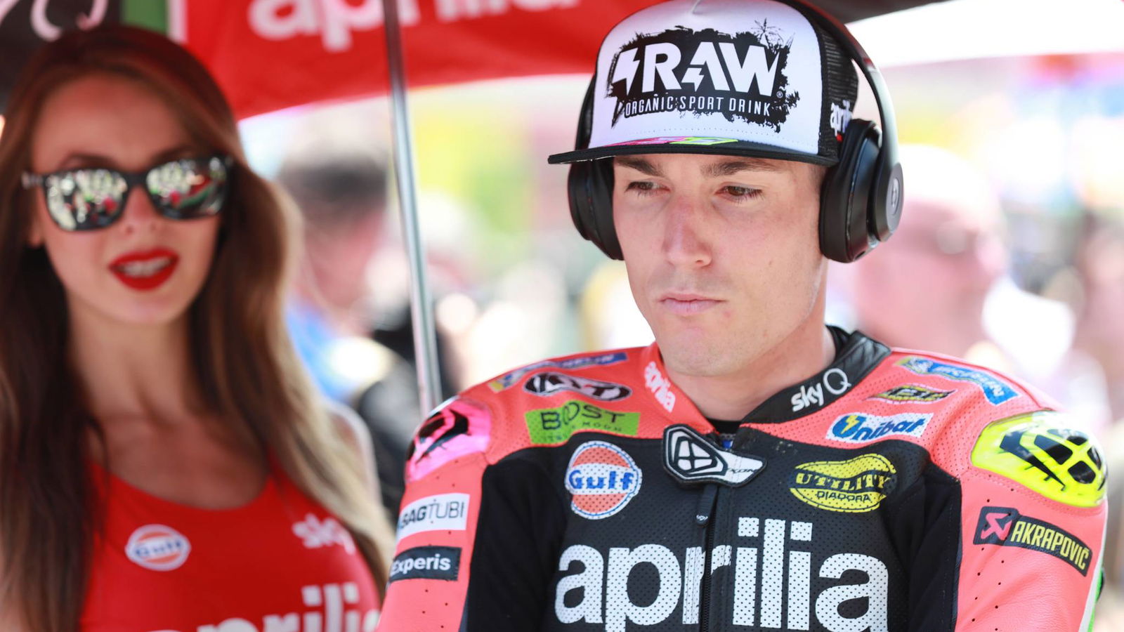 Espargaro loses time in Zarco contact