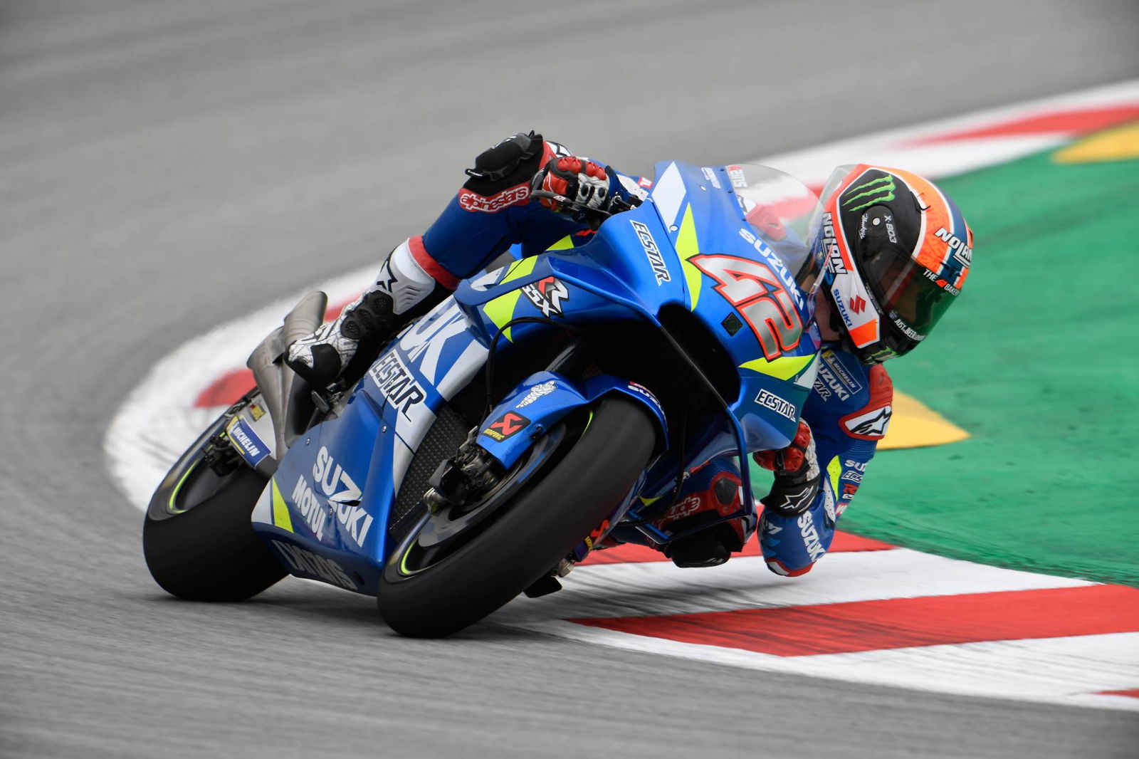 PIC: Lorenzo's bike on the barrier after test fall