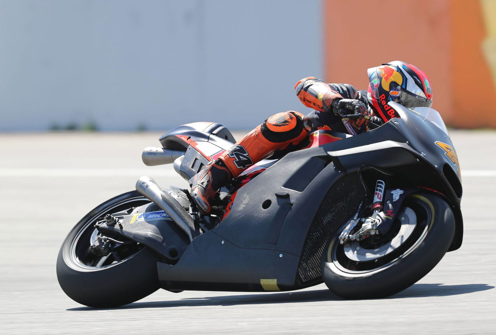 Moto3: McPhee hangs on after last lap highside