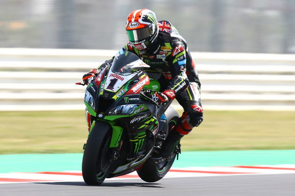 Rea fends off Bautista as rain disappears