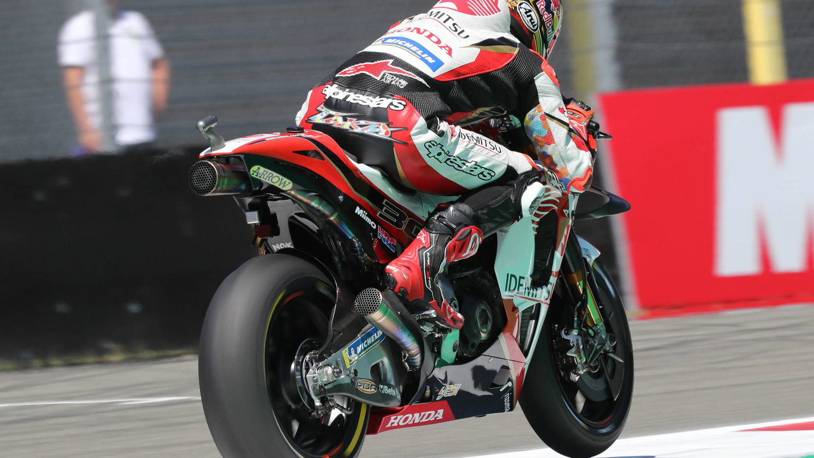 Ligament damage for Nakagami