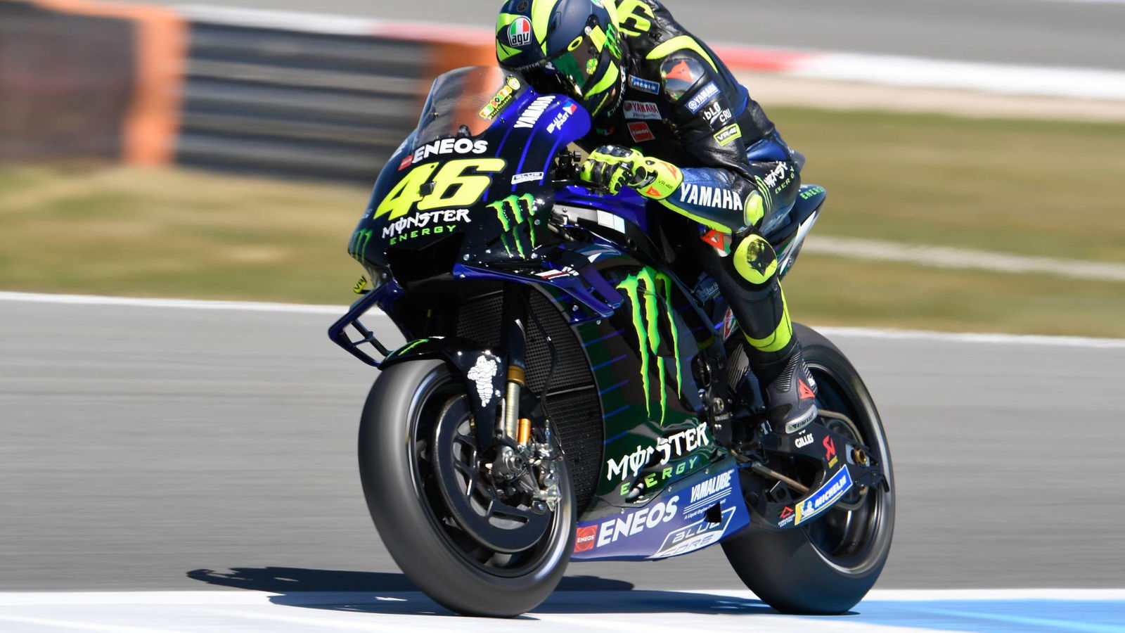 Rossi 'not fantastic, gap to the fastest'