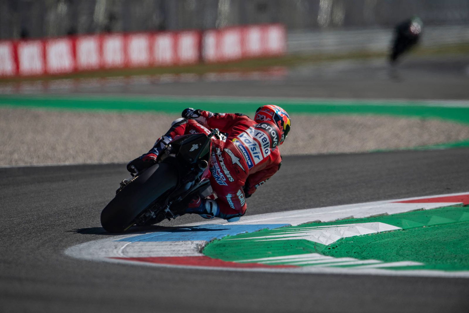 Rossi ‘in trouble, quite slow’