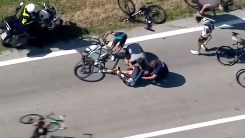 Giro d'Italia motorcycle crash