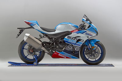 Classic Suzuki GSX-R1000R replica