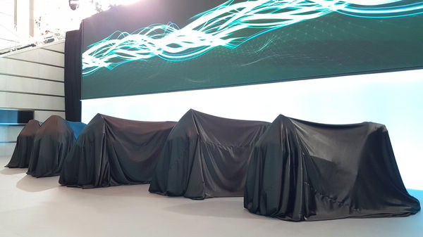 FIRST LOOK: Morbidelli, Quartararo unveil Petronas Yamaha colours