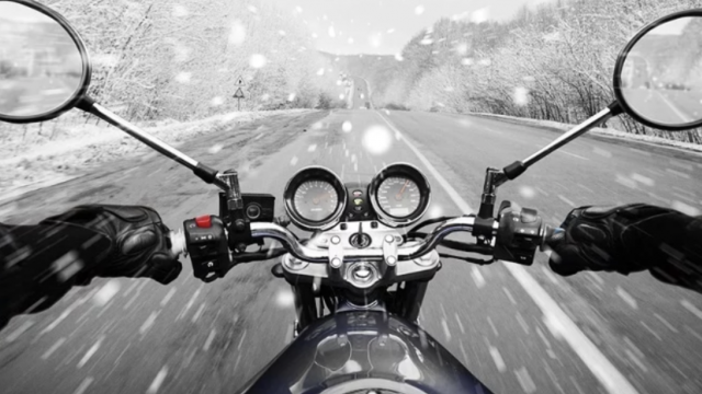 How to ride a motorcycle in snow