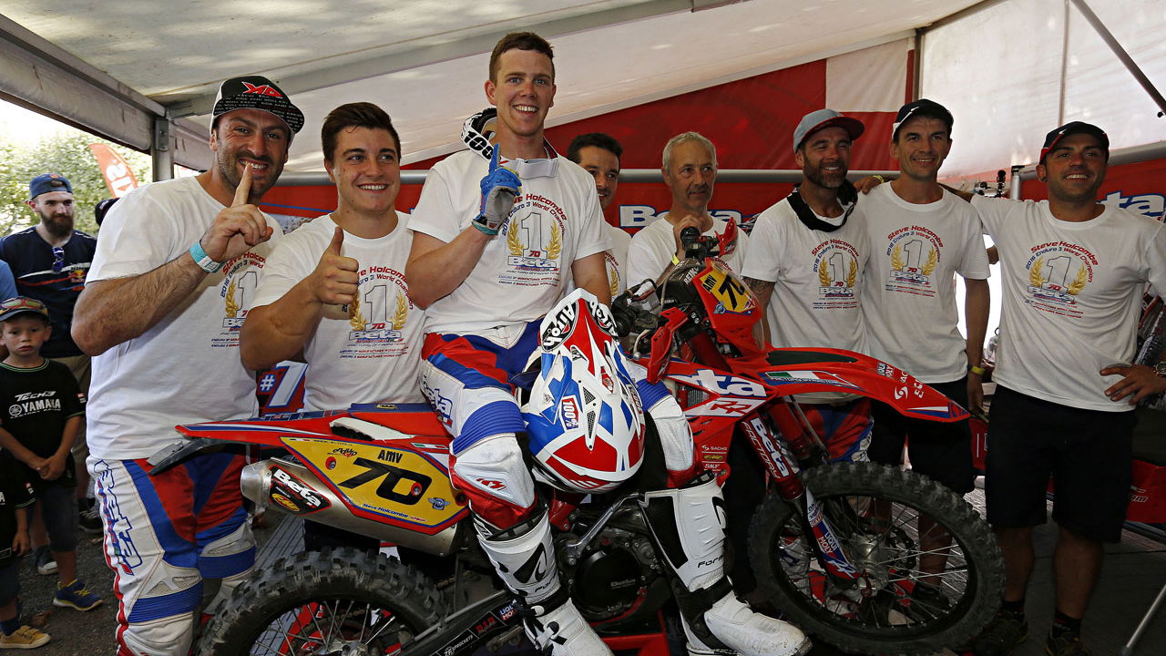 Steve Holcombe wins World Enduro title