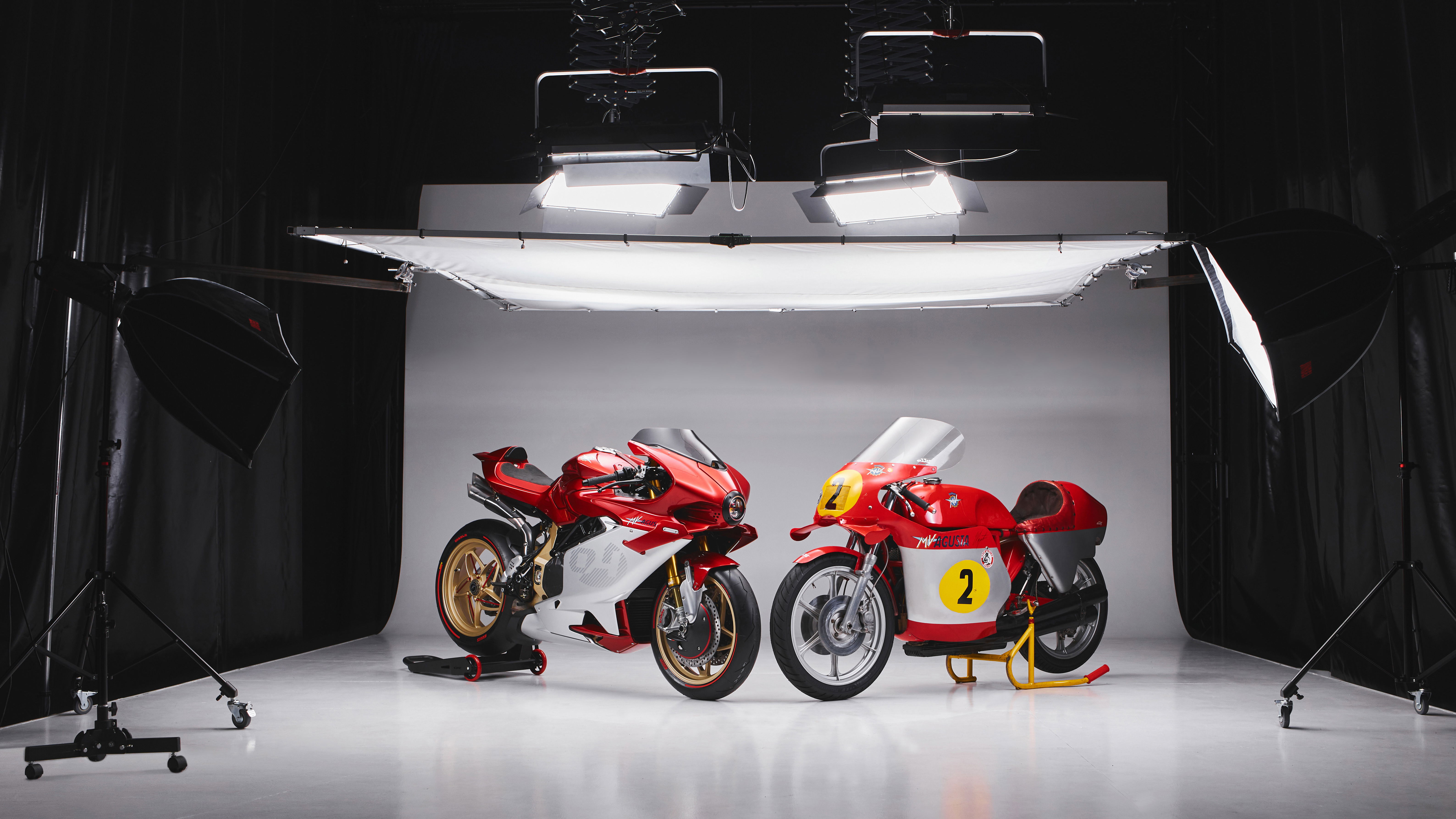 MV Agusta Superveloce 1000, 500cc 4-cylinder 72/74.