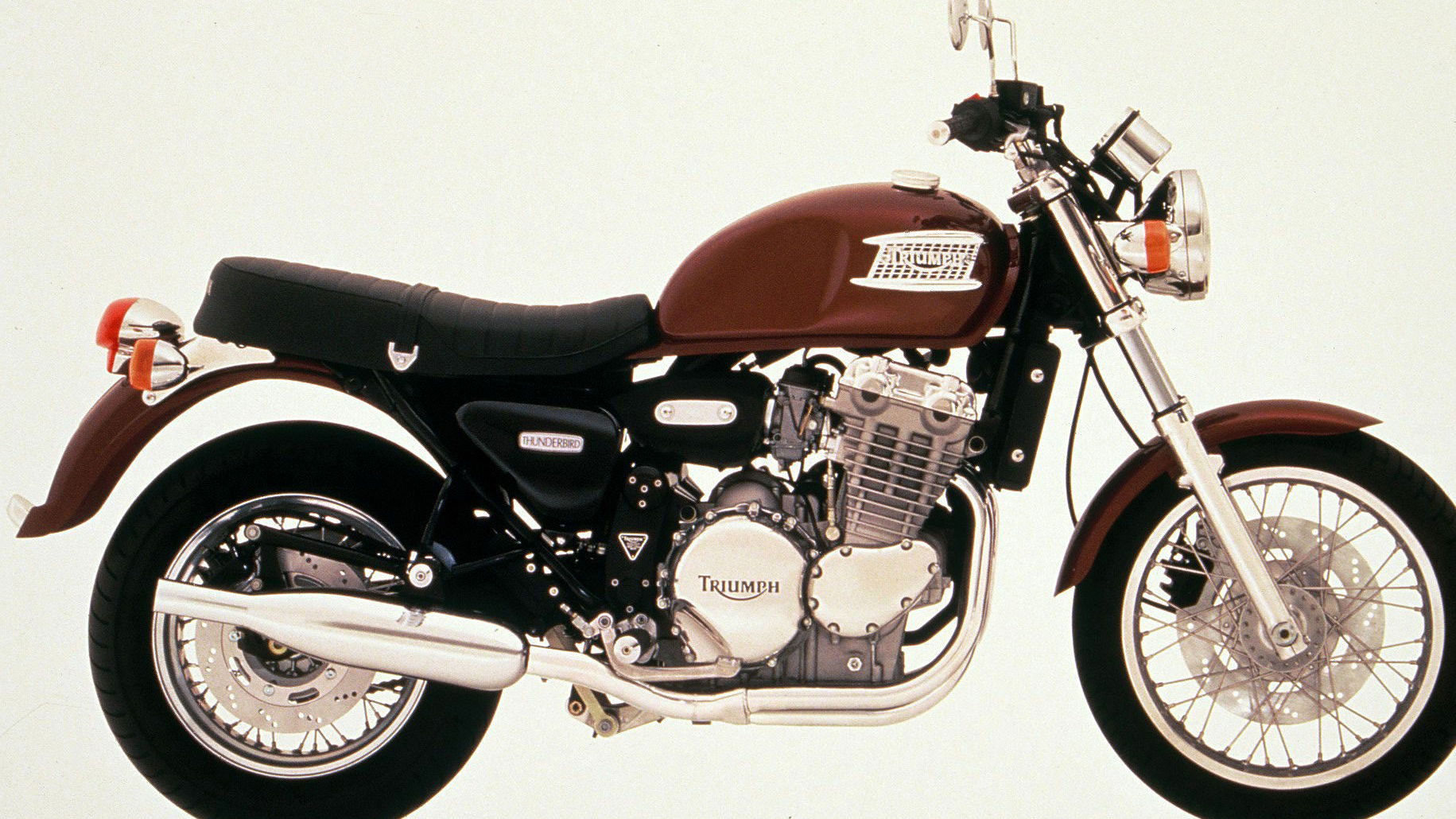 triumph-thunderbird-1995-5.jpg