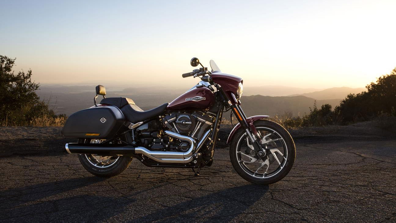 Harley-Davidson reveals Sport Glide Softail at EICMA