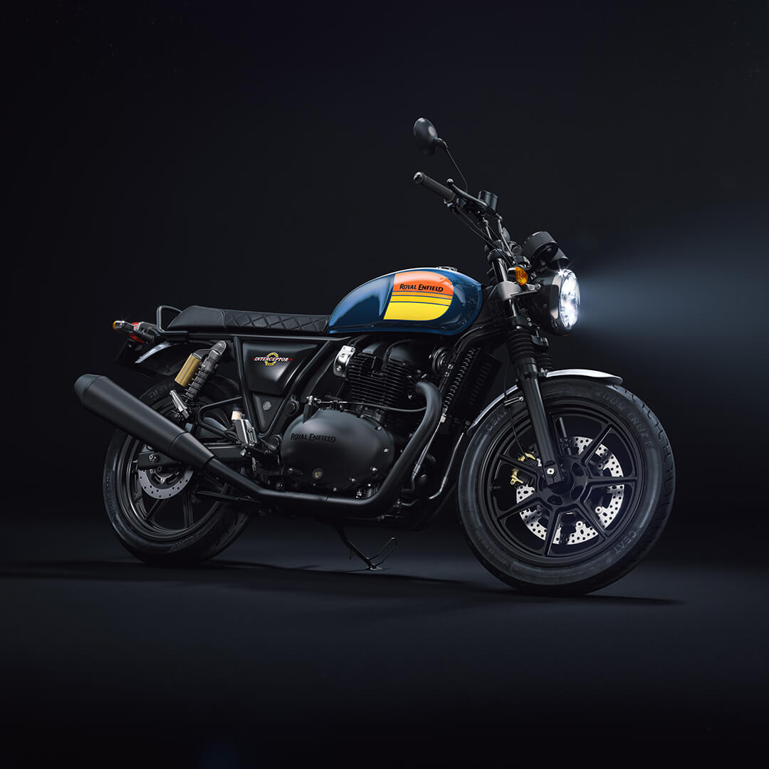Royal Enfield Interceptor 650 'blacked out'