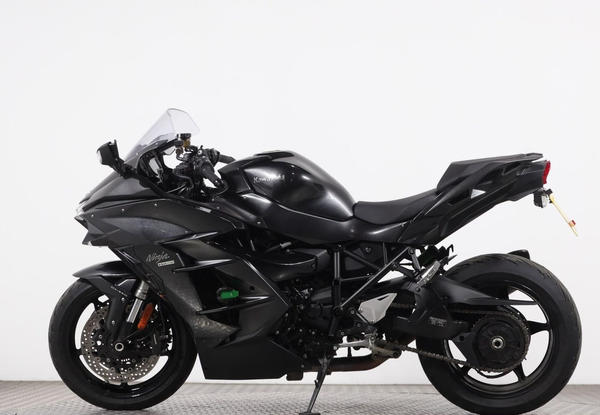 Kawasaki Ninja H2 SX. - Superbike Factory