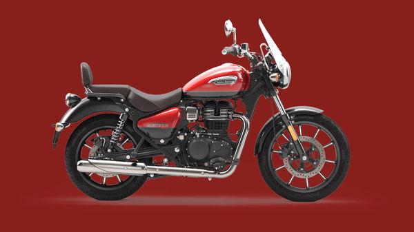 2023 Royal Enfield Meteor 350 in Supernova Red.