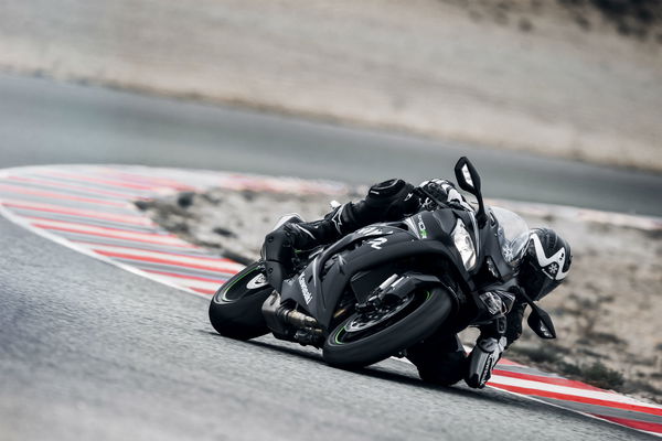 2018 Kawasaki ZX-10RR revealed