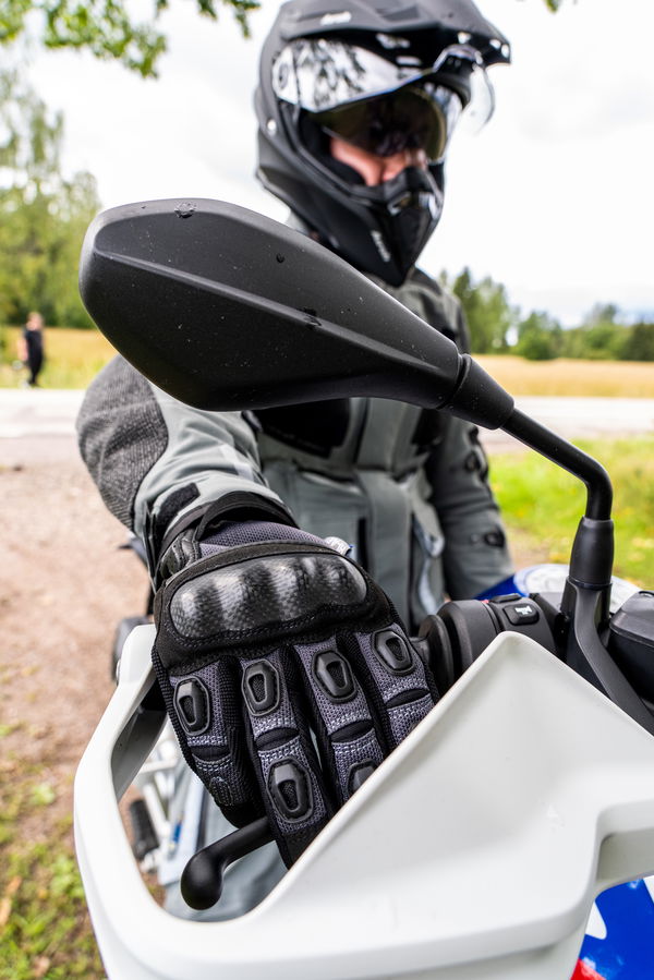 Close Up of Lindstrands Gloves