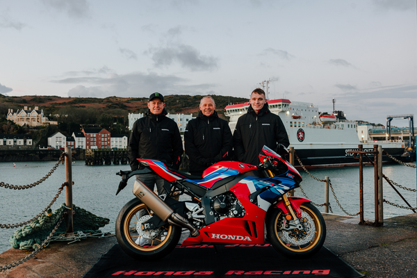 John McGuinness, Nathan Harrison, Havier Beltran with Honda CBR1000RR-R Fireblade. - Honda