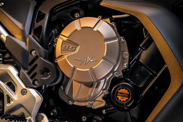 MV Agusta LXP Orioli - engine