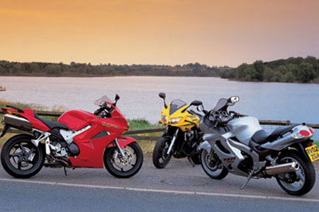 Road Test: VFR800 VTEC vs. ZZ-R1200 vs. FAZER 600