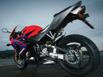 First Ride: 2005 Honda CBR600RR