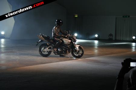 Suzuki B-King launch pics and full specs