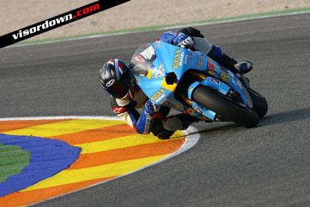MotoGP: Spies tests Rizla Suzuki MotoGP bike