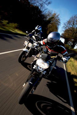 Aprilia SL750 Shiver vs Triumph Street Triple