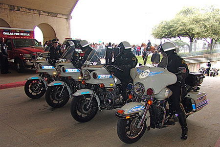 Dallas bike cop dies escorting Hillary Clinton