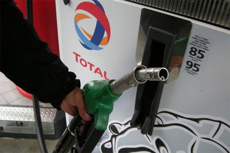 French fuel shortage: Strikes cause petrol stations to run empty