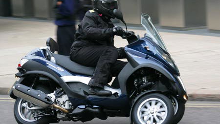 Paris moves closer to charging for motorcycle parking