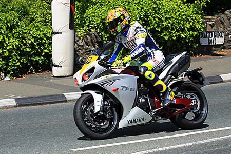 Legend Rossi TT isle of man lap r1 valentino motogp Visordown Motorcycle News