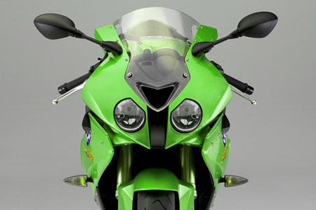 Motorcycle gang hits London jewellery store