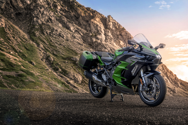 2023 Kawasaki Ninja H2 SX. - Kawasaki