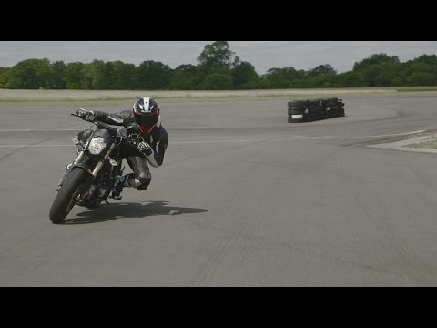 Brammo Empulse R vs. Top Gear Test Track review | Visordown Road Test