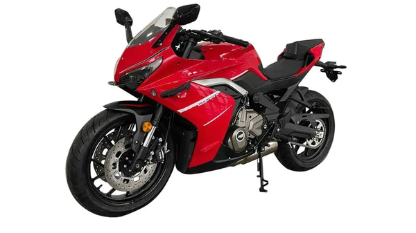 QJMotor 700 sportsbike.