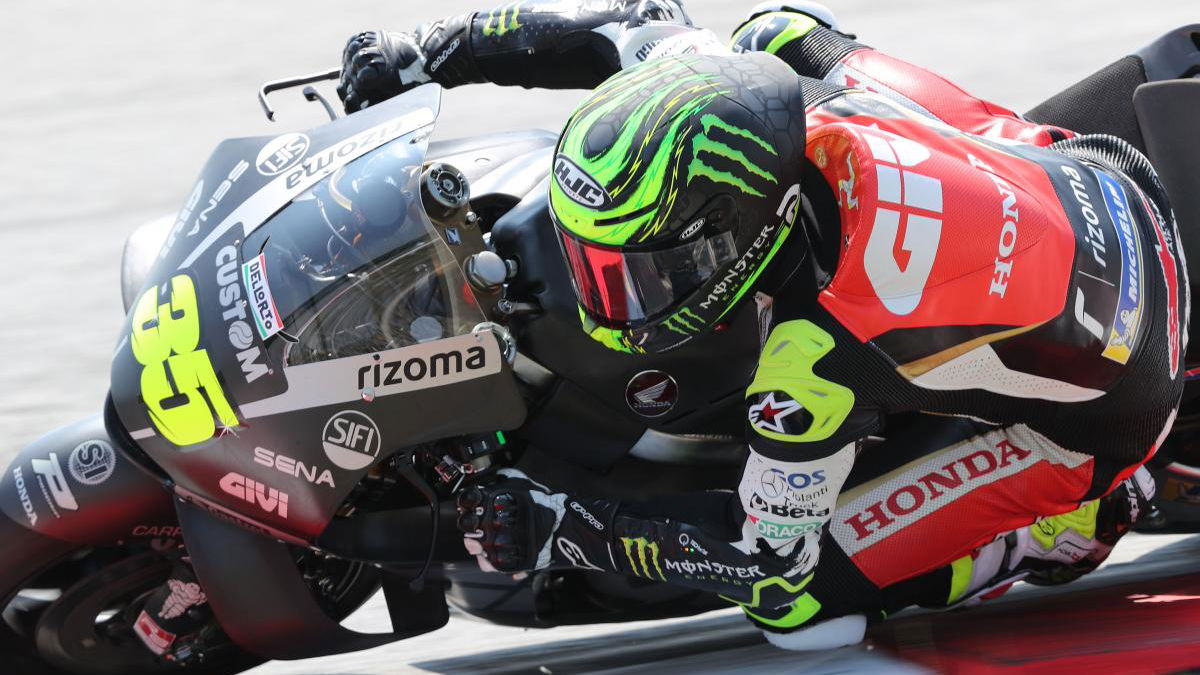 Crutchlow: 'Foot in air' during fall, 'Vinales flying'