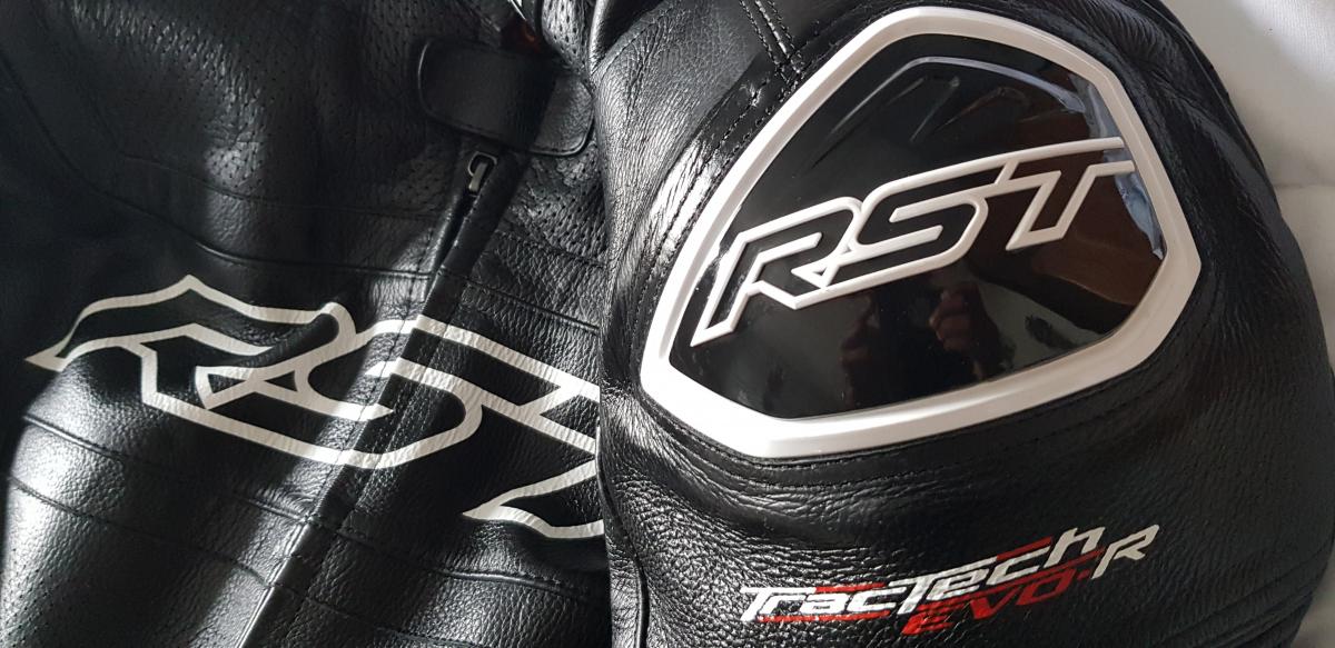 Rst Tractech Evo R One Piece Leathers Review Visordown