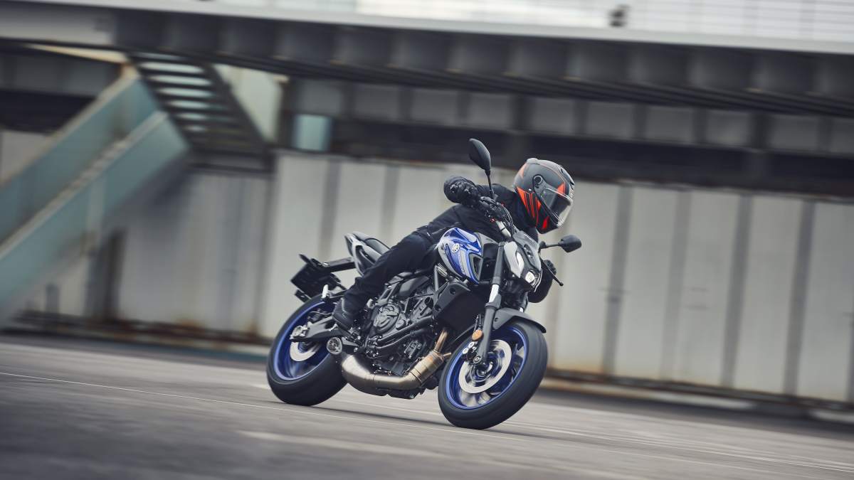 2021 Yamaha MT-07 first ride review - RevZilla