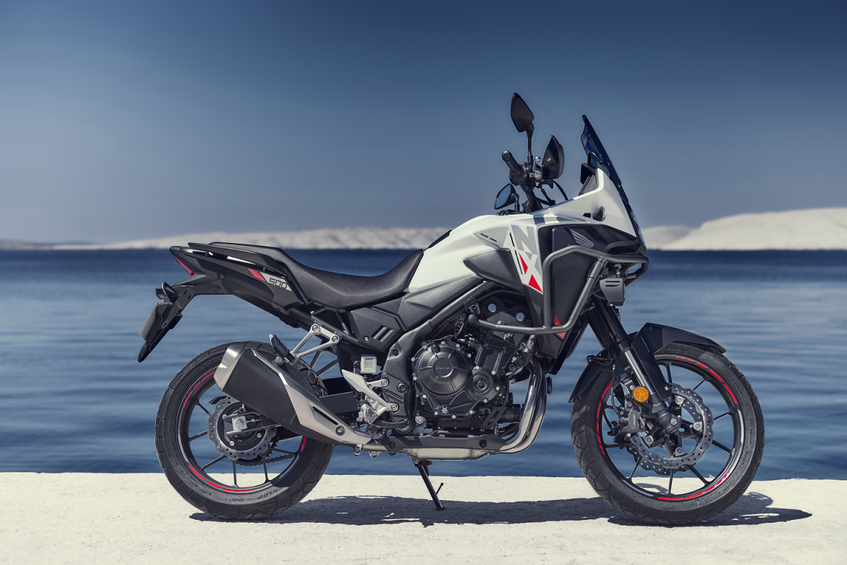 Honda updates its crossover motorcycle lineup - Images