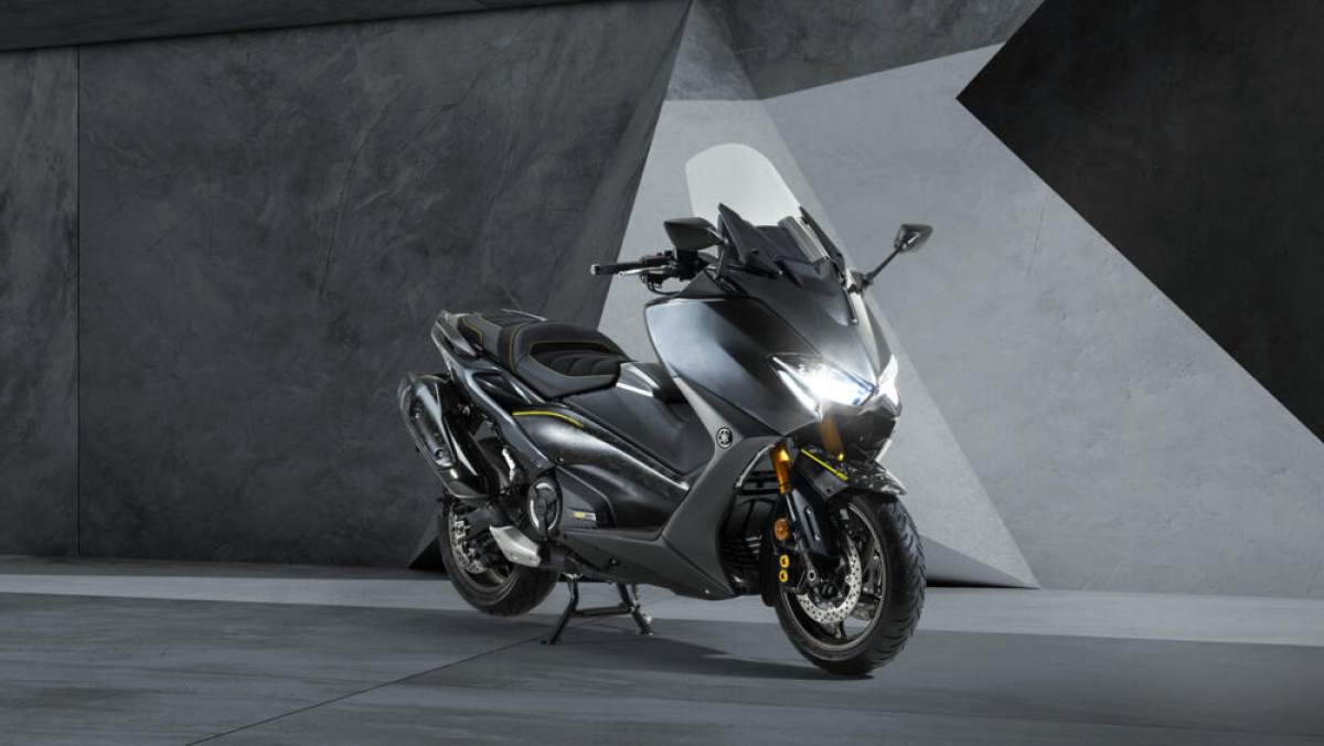 New Yamaha XMAX 125 scooter (2021) - Main Specs and Walkaround 